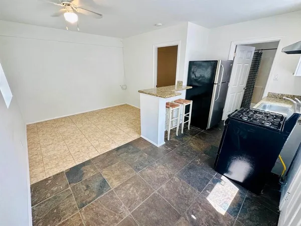 $2,200 | 705 North Ditmar Street, Unit 2, Oceanside, CA 92054