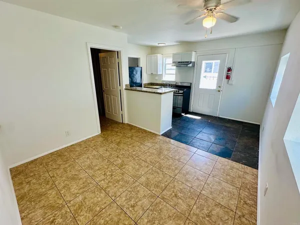 $2,200 | 705 North Ditmar Street, Unit 2, Oceanside, CA 92054