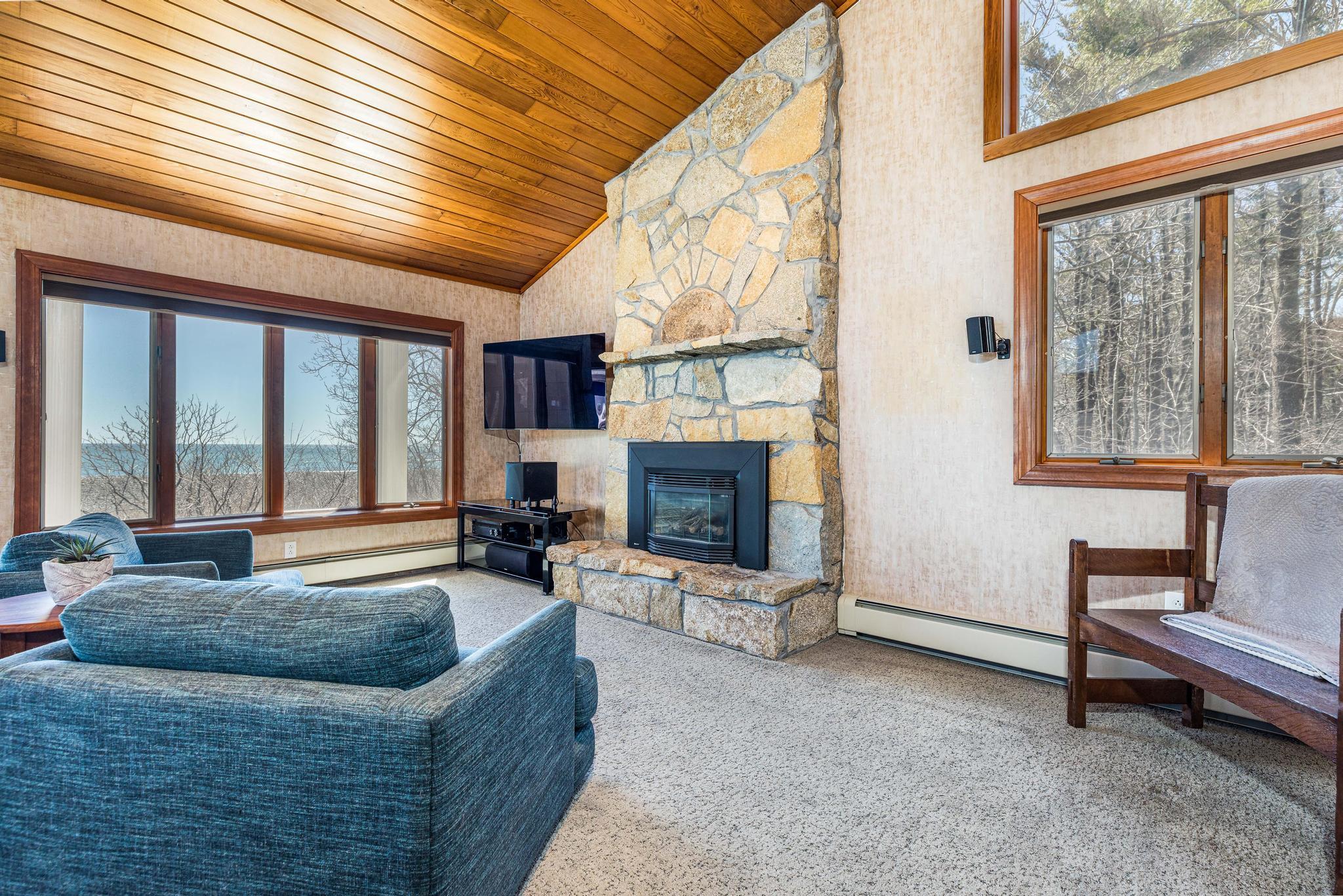 67 Tower Road Kittery Point, ME 03905 - Photo 27 of 40 Livingroom 1