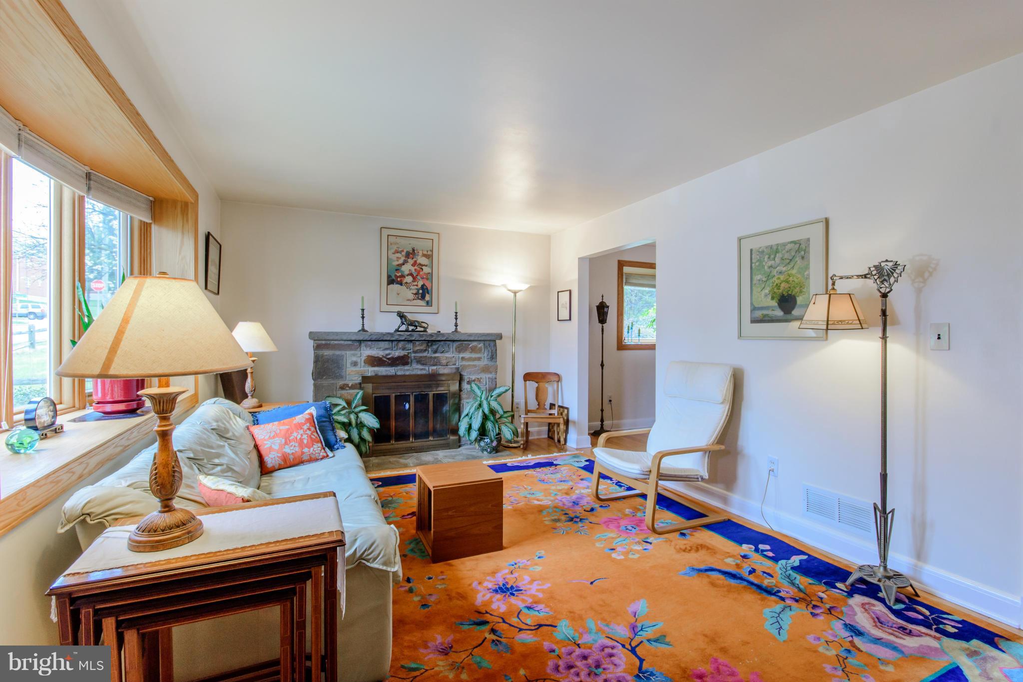 213 Garden Road Baltimore, MD 21286 - Photo 2 of 30 Living Room