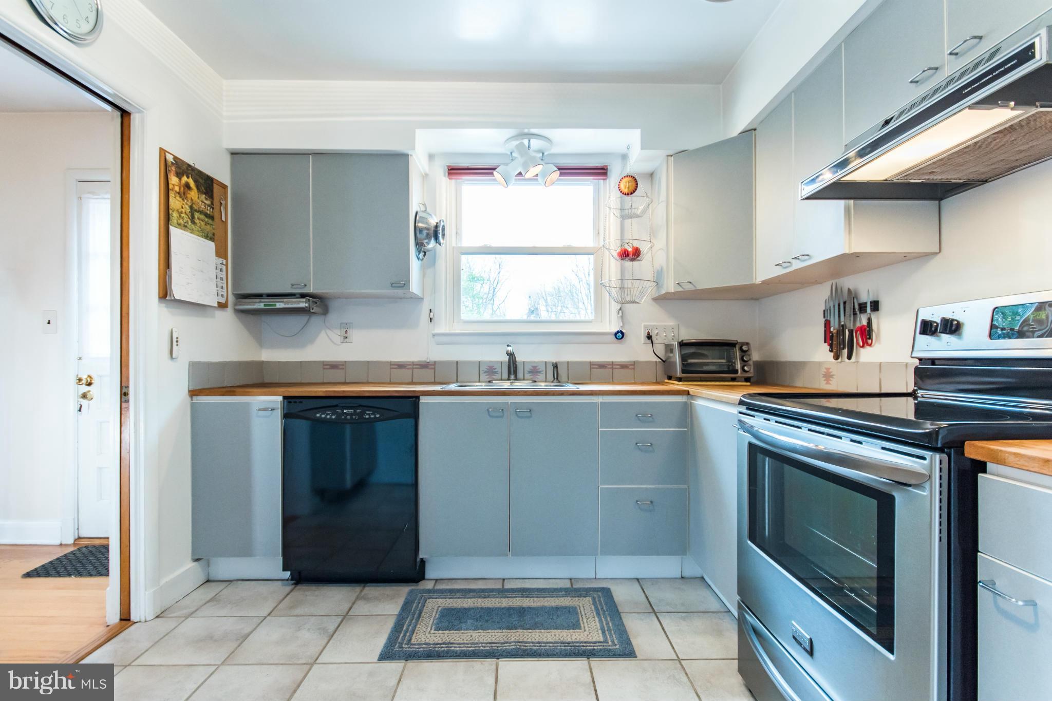 213 Garden Road Baltimore, MD 21286 - Photo 5 of 30 Kitchen