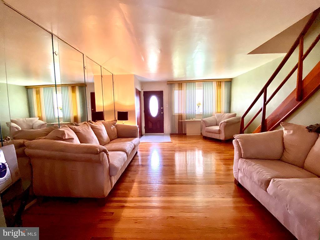 4545 Aberdale Road Philadelphia, PA 19136 - Photo 4 of 24 Gallery Image 4