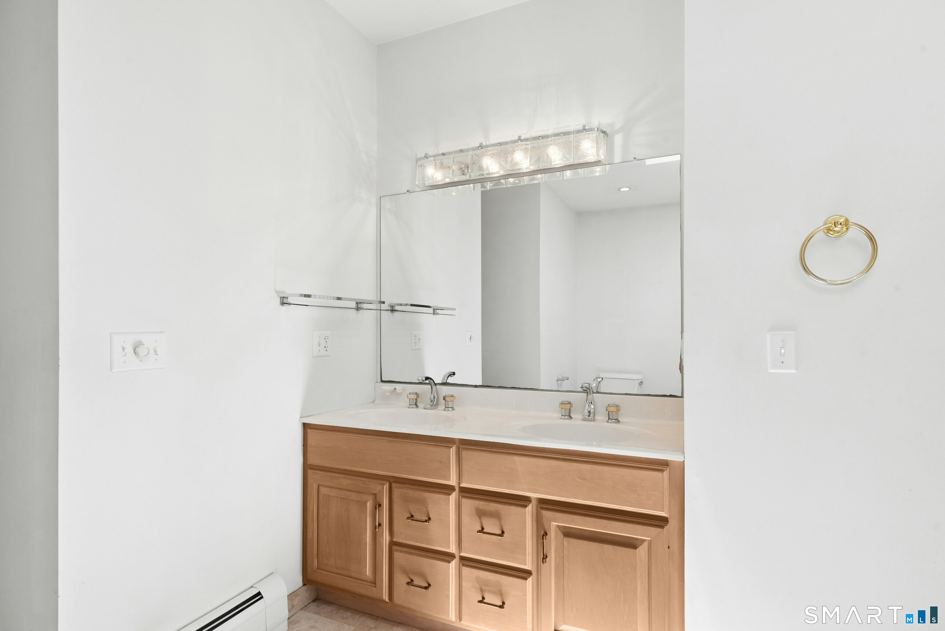 141 Canoe Brook Road Trumbull, CT 06611 - Photo 20 of 40