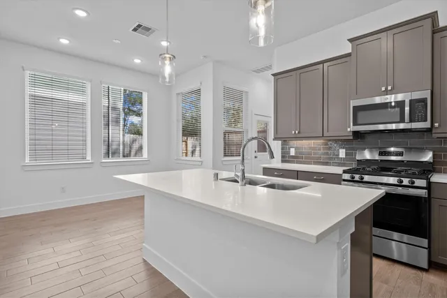 $2,575 | 120 Red Cascade Trail, Willis, TX 77318