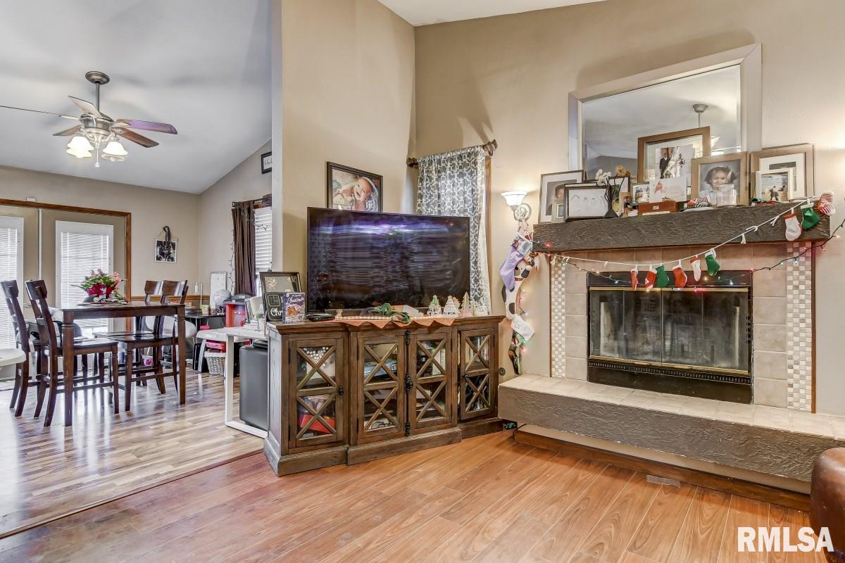 59 Holiday Road Springfield, IL 62702 - Photo 7 of 27