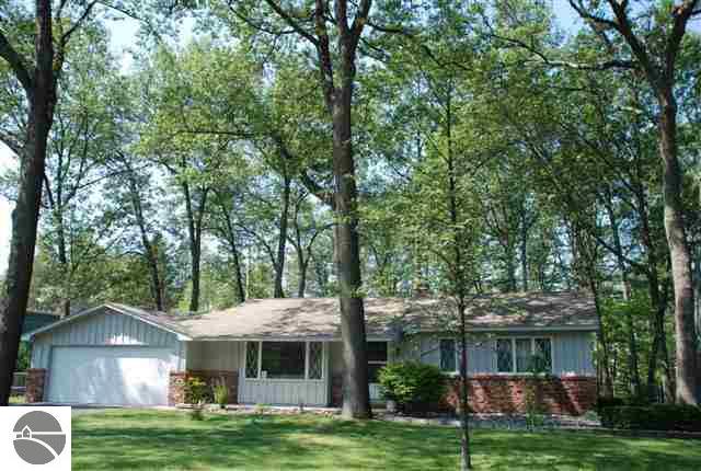 816 Westminster Road Traverse City, MI 49686 - Photo 1 of 15 1707516.JPG