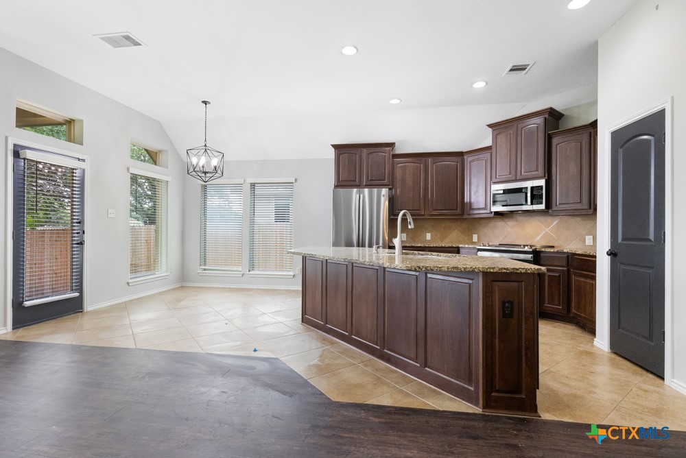 2185 Range Road Seguin, TX 78155 - Photo 9 of 25