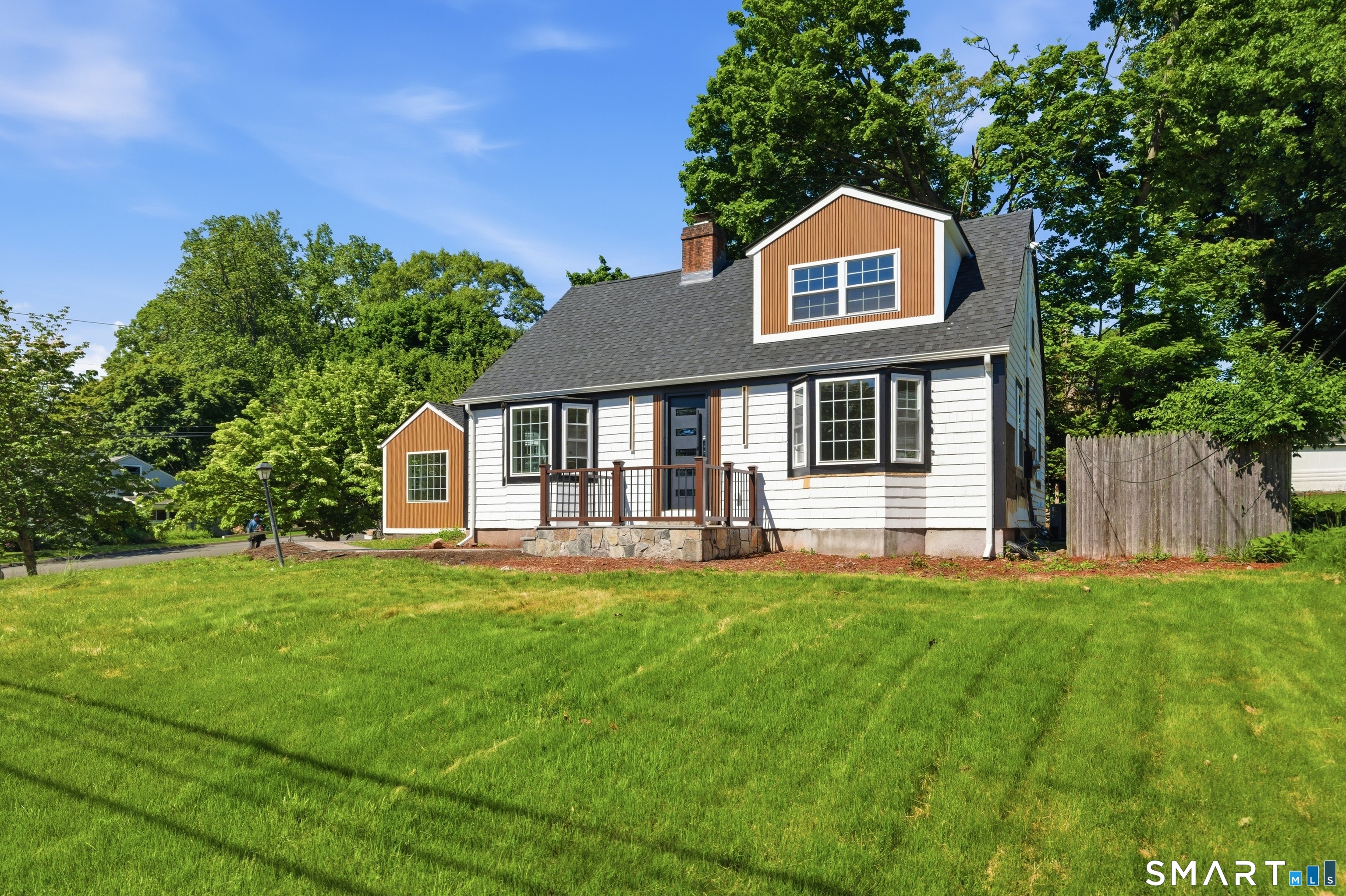 1646 Jennings Road Fairfield, CT 06824 - Photo 3 of 40