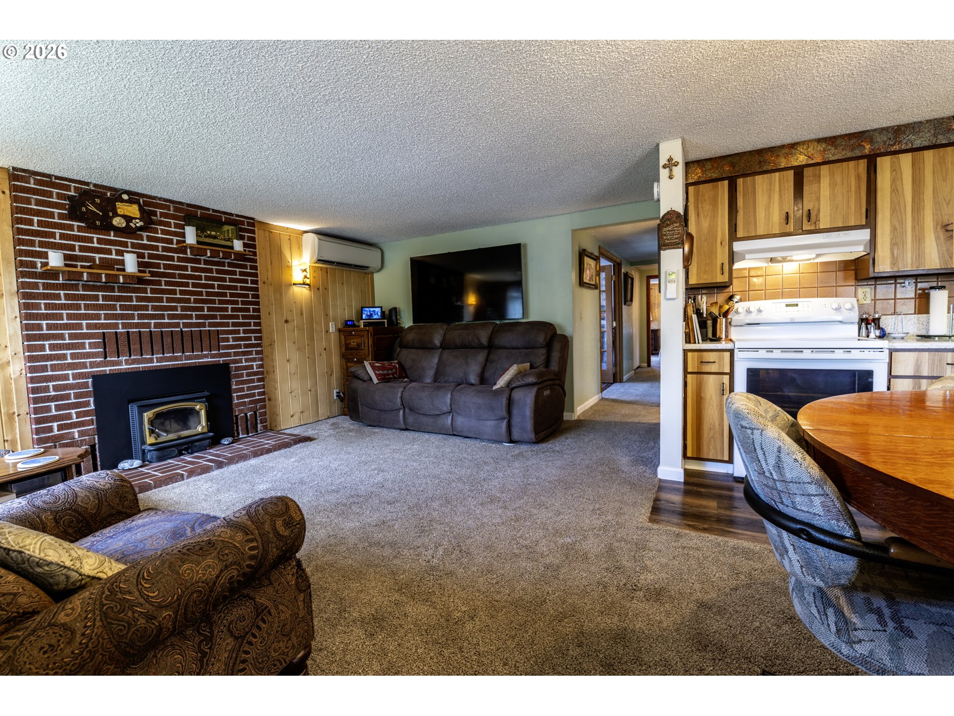 1903 17th Street Florence, OR 97439 - Photo 5 of 48 Living Room/Dining Room