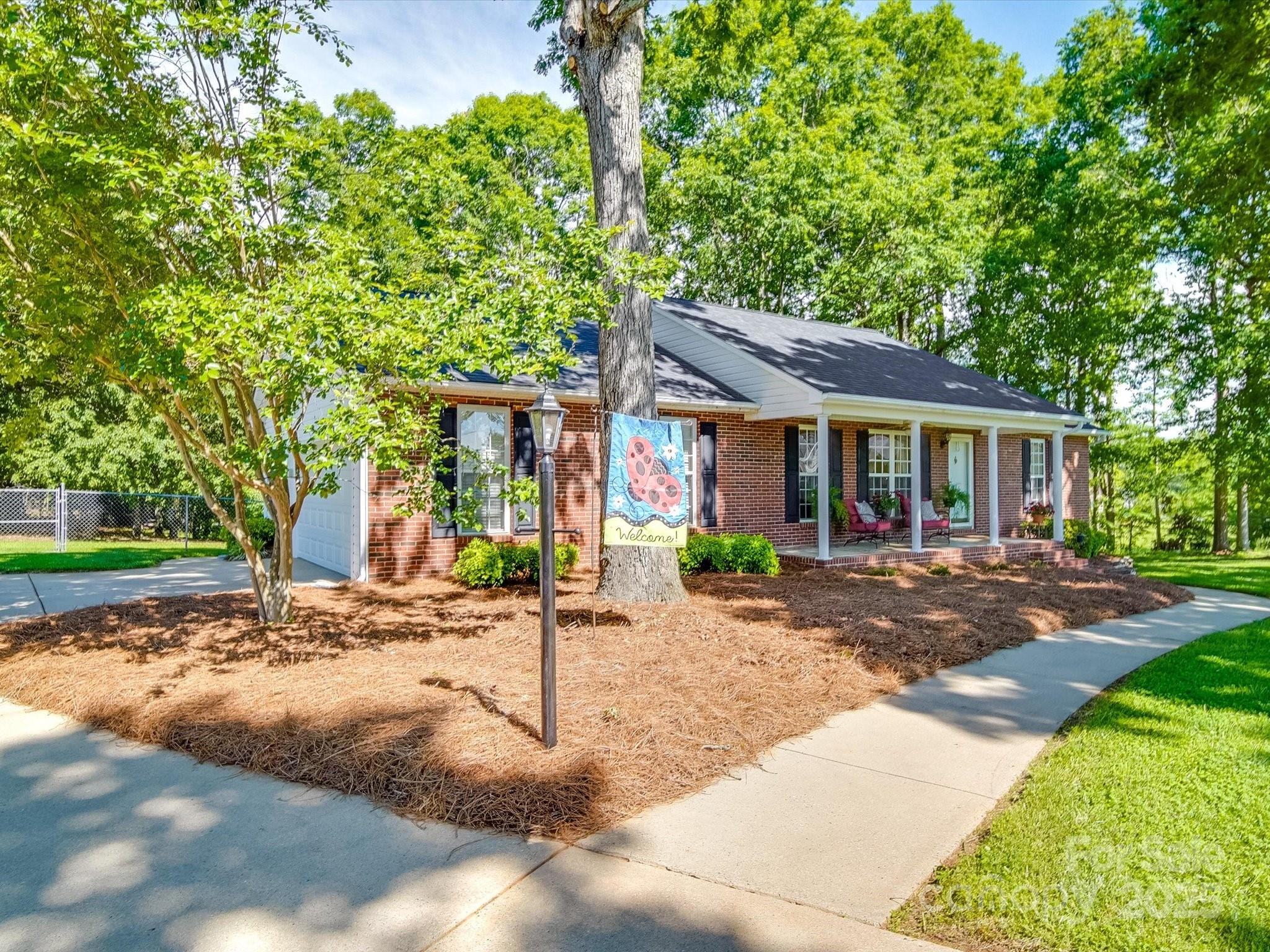 135 Henry Putman Drive Cherryville, NC 28021 - Photo 3 of 33