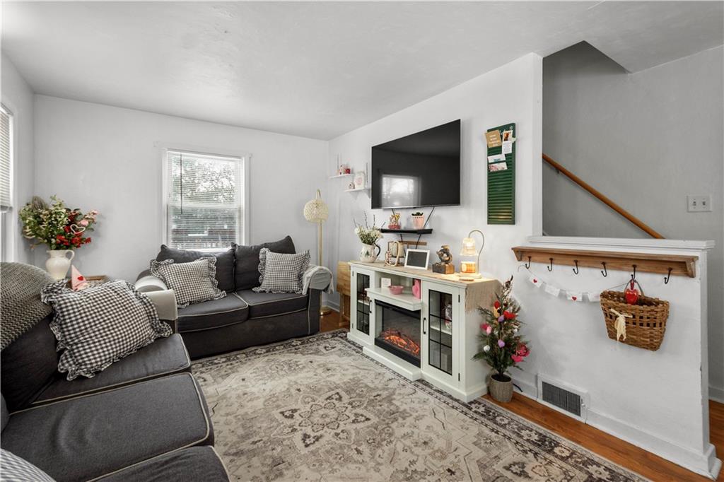 23 Anderson Road Glenshaw, PA 15116 - Photo 2 of 25