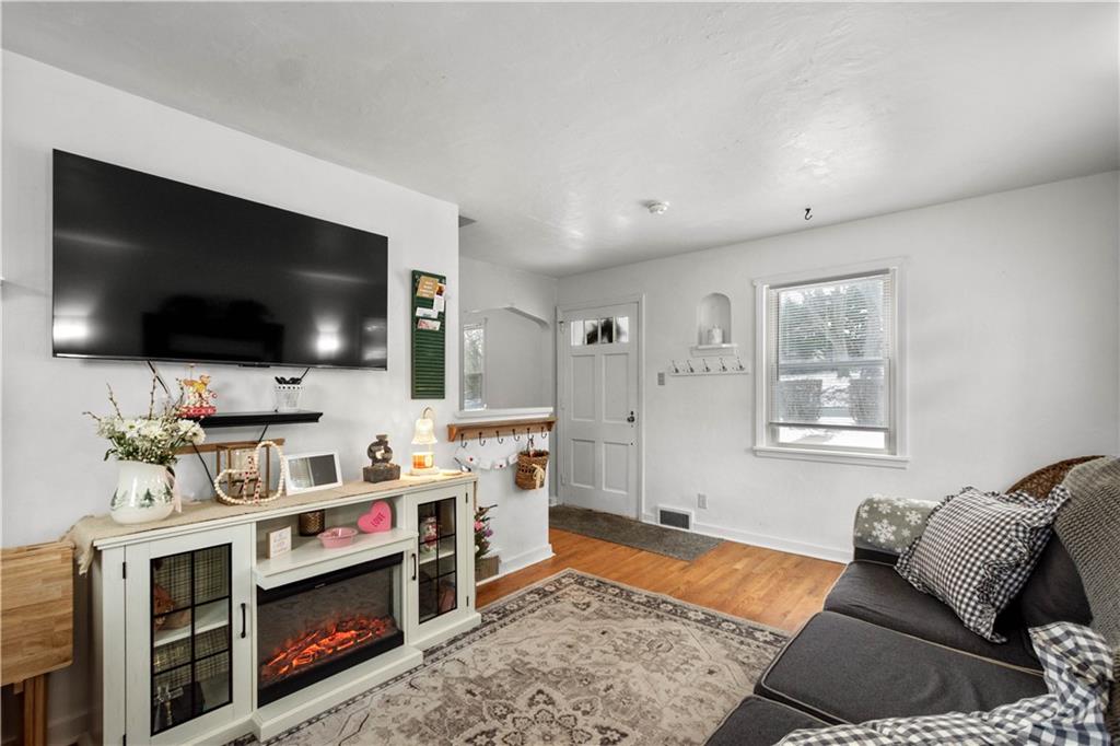 23 Anderson Road Glenshaw, PA 15116 - Photo 3 of 25