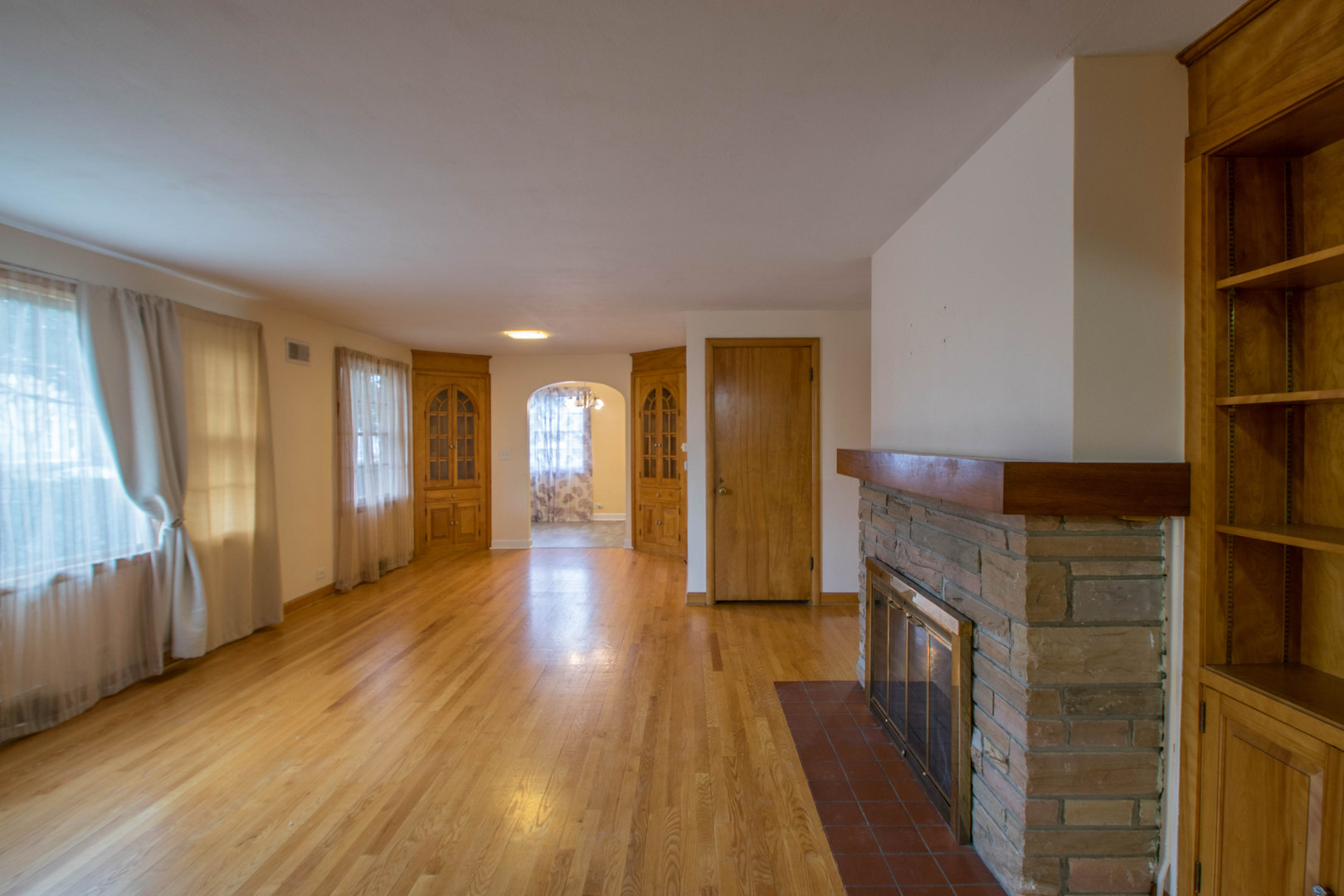 649 North Spring Street Elgin, IL 60120 - Photo 14 of 54