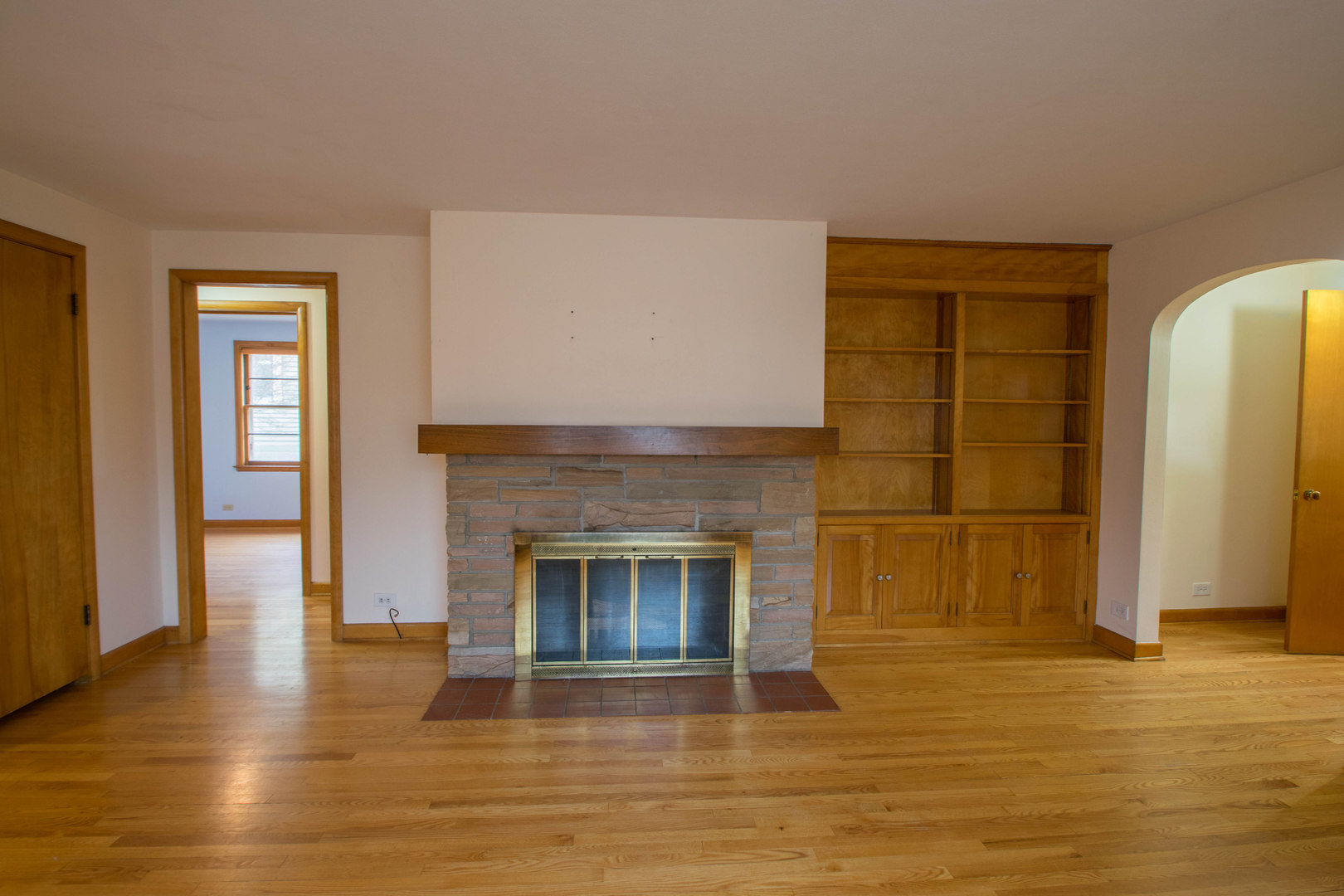 649 North Spring Street Elgin, IL 60120 - Photo 16 of 54