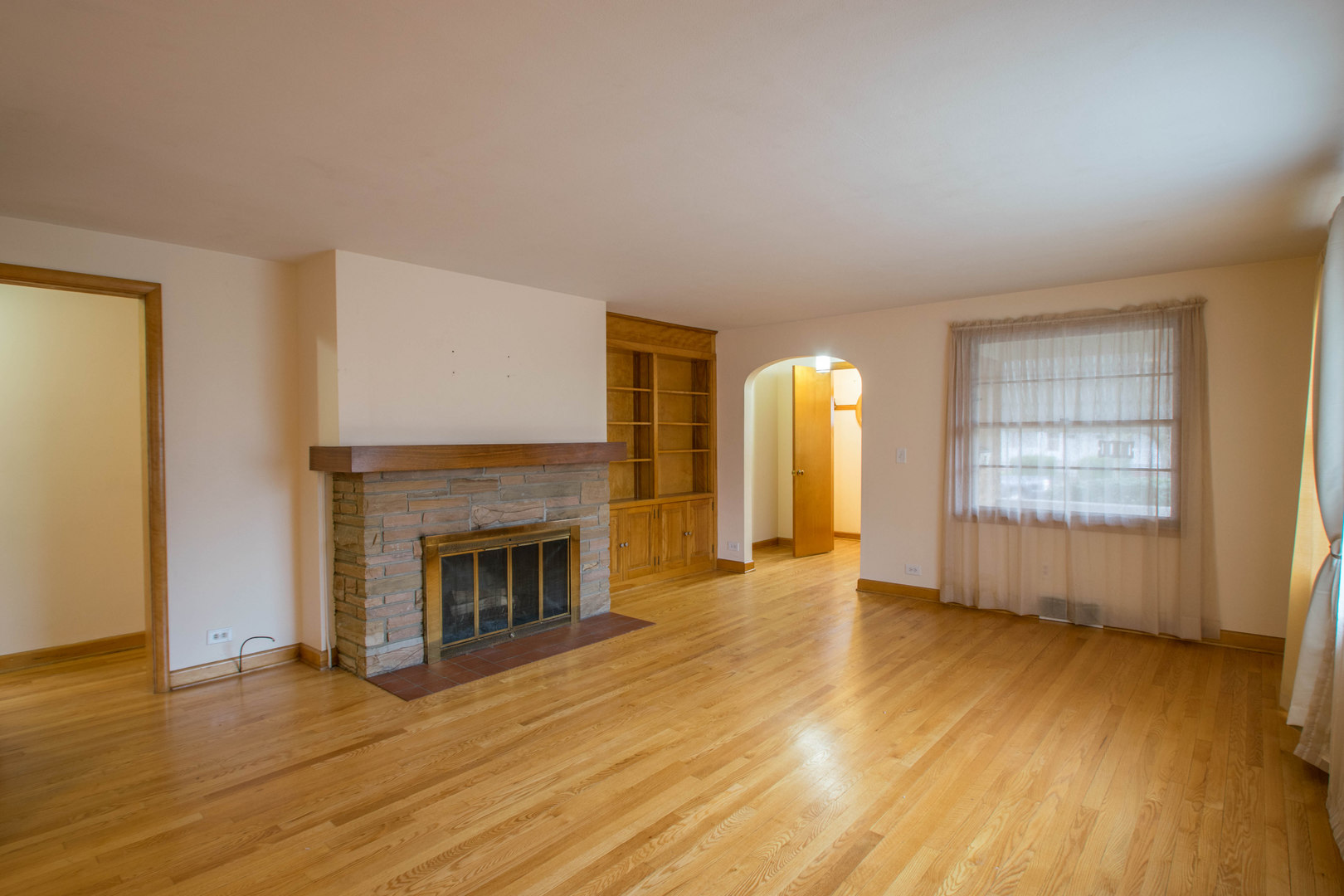 649 North Spring Street Elgin, IL 60120 - Photo 17 of 54