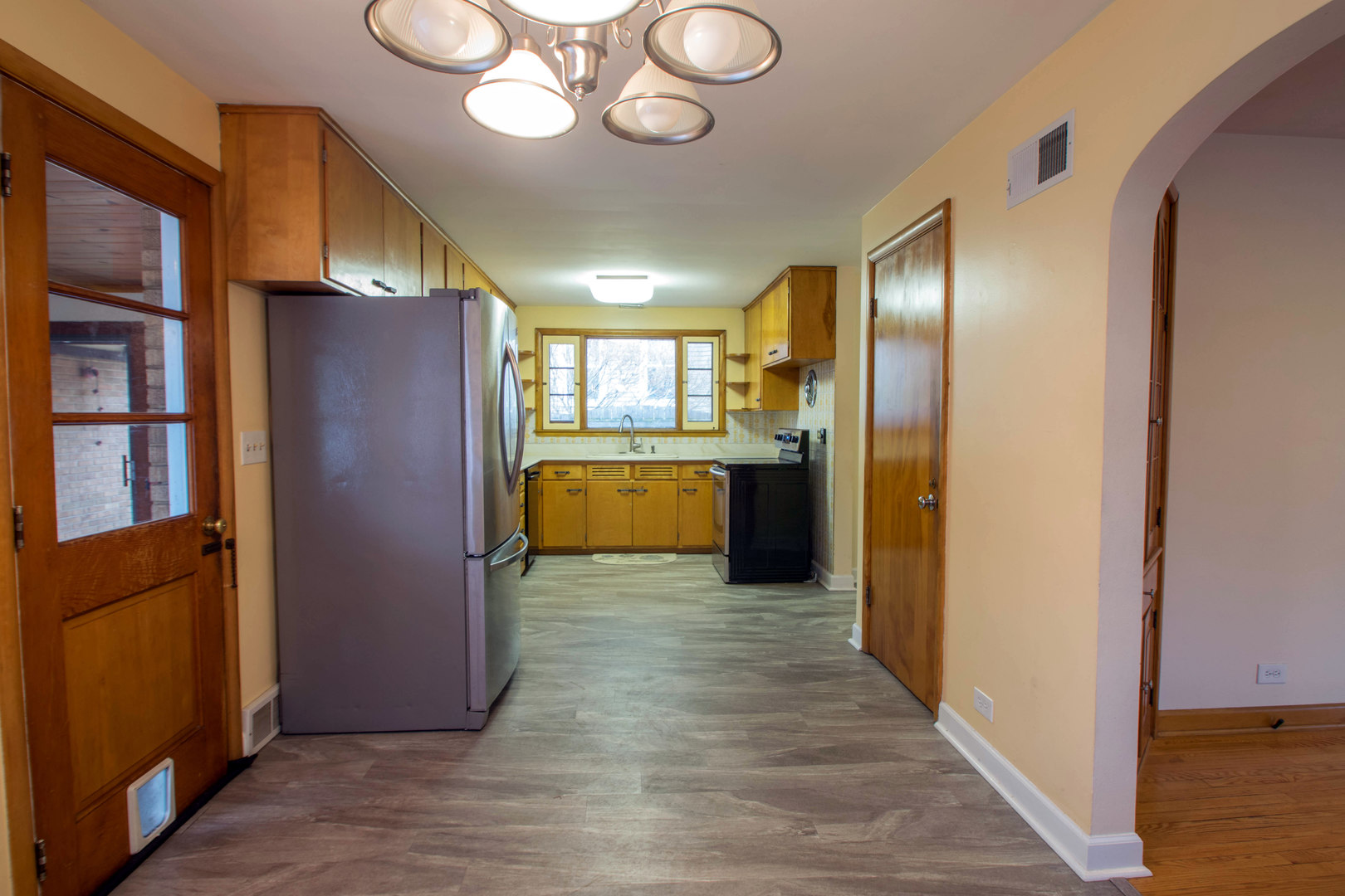 649 North Spring Street Elgin, IL 60120 - Photo 22 of 54
