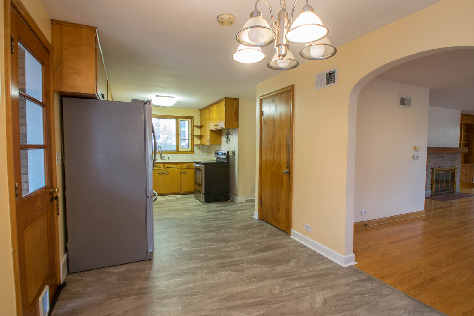 649 North Spring Street Elgin, IL 60120 - Photo 23 of 54