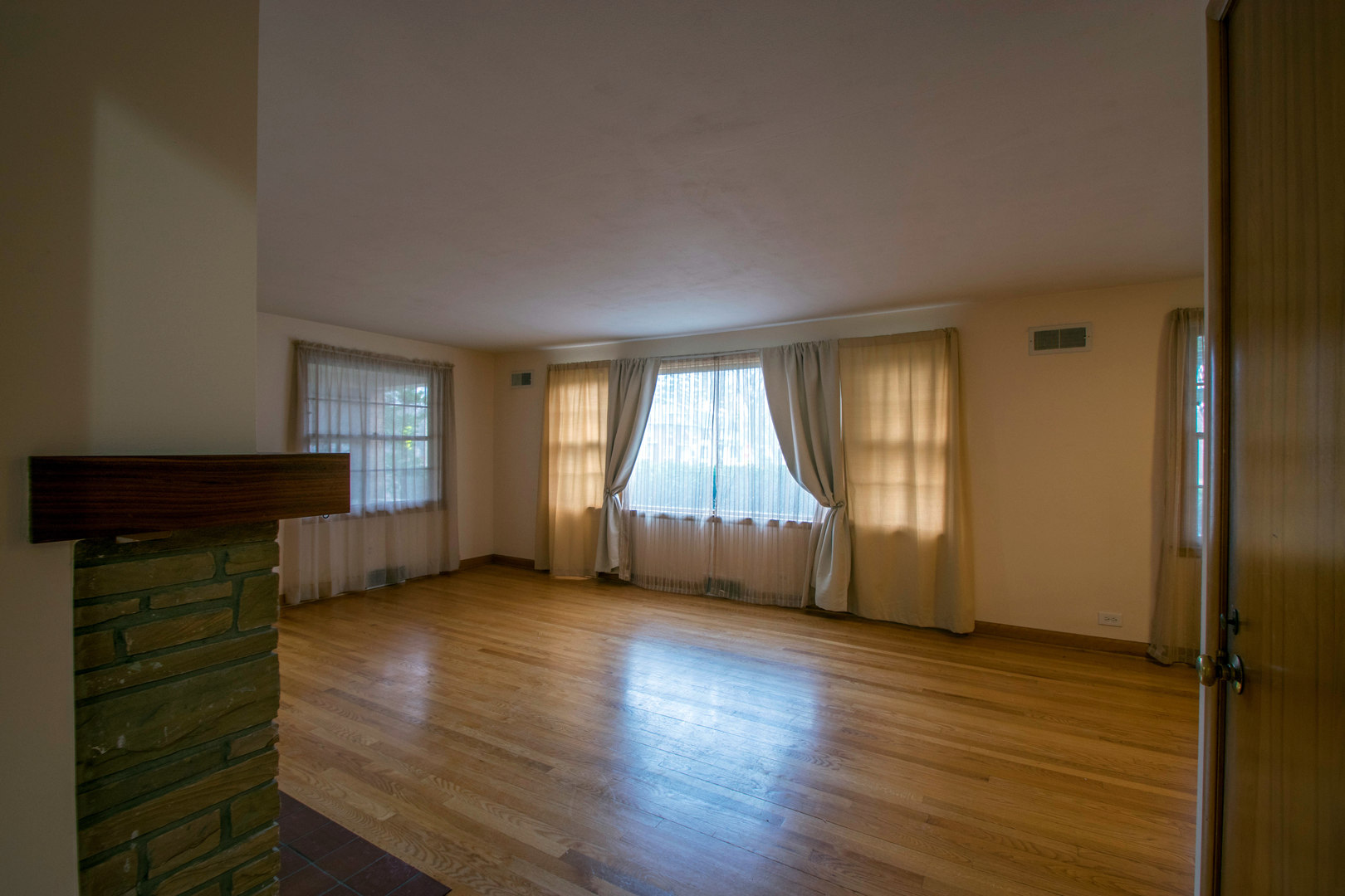 649 North Spring Street Elgin, IL 60120 - Photo 30 of 54