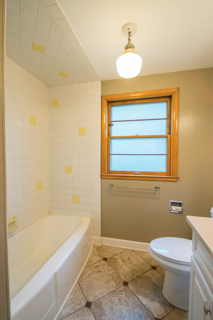 649 North Spring Street Elgin, IL 60120 - Photo 33 of 54