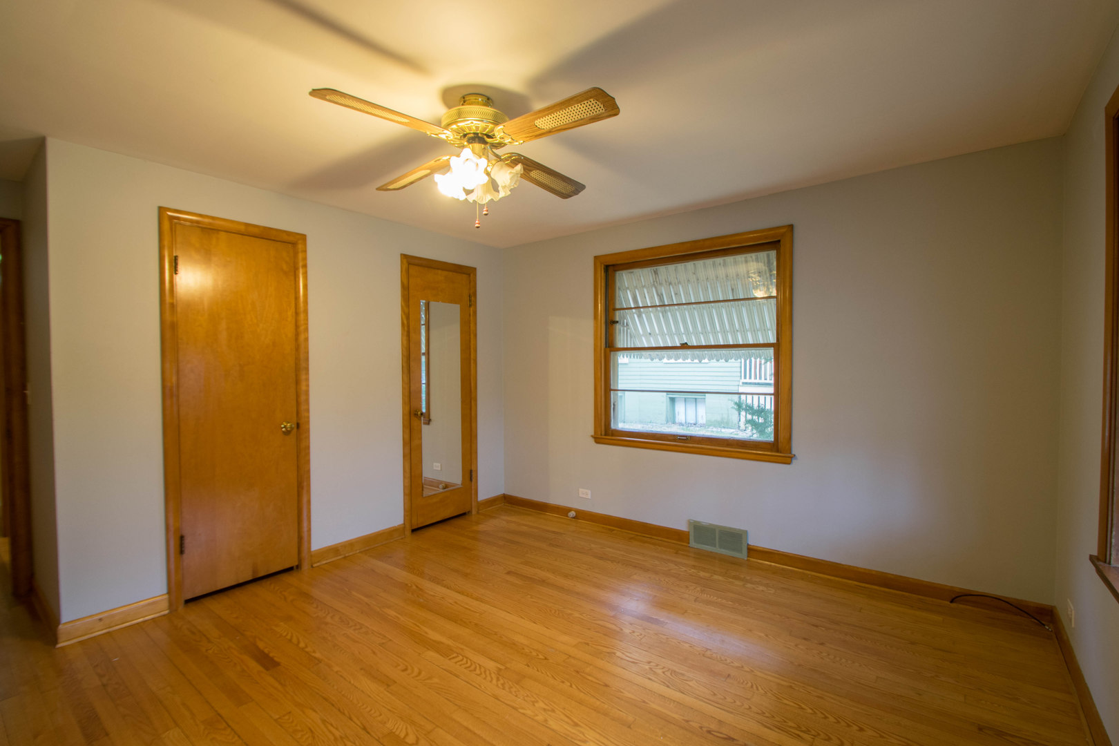 649 North Spring Street Elgin, IL 60120 - Photo 37 of 54