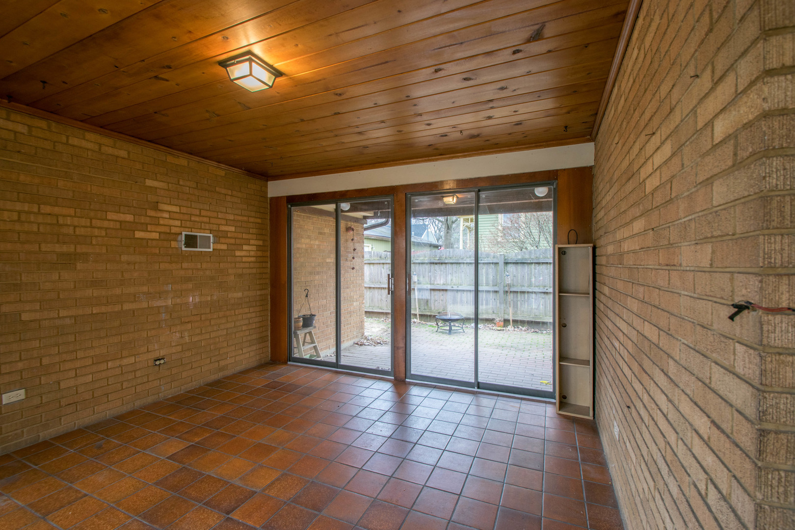 649 North Spring Street Elgin, IL 60120 - Photo 38 of 54