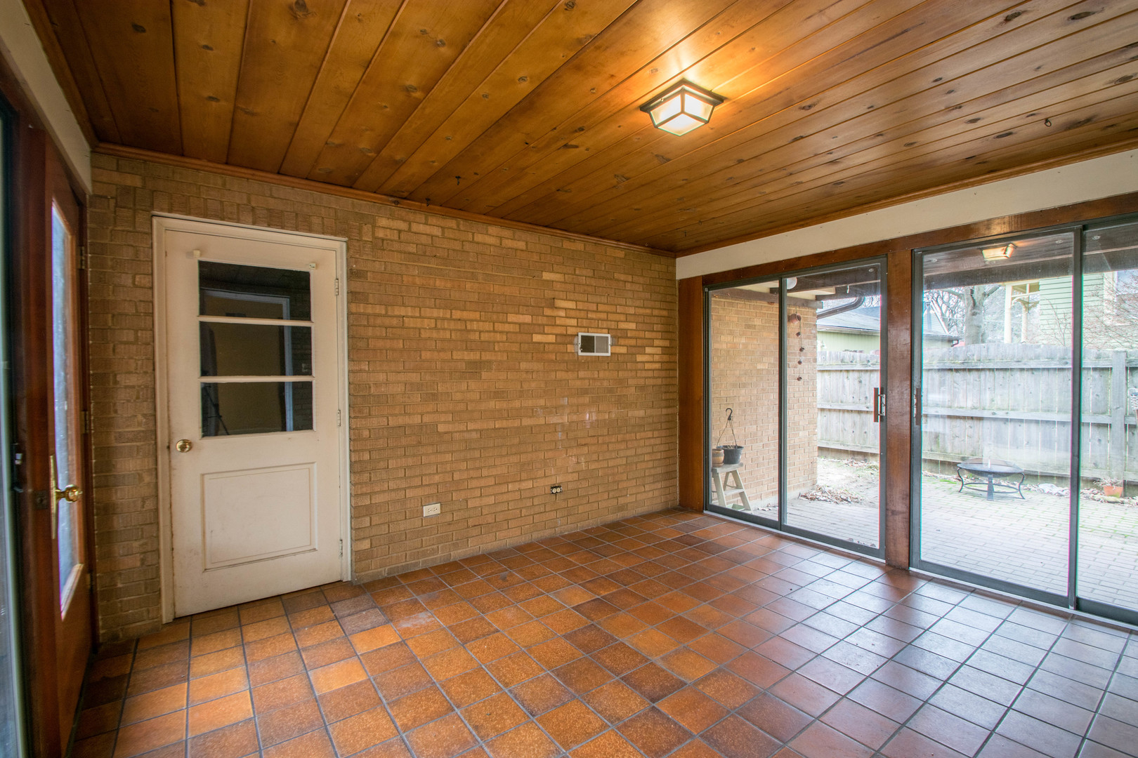 649 North Spring Street Elgin, IL 60120 - Photo 39 of 54