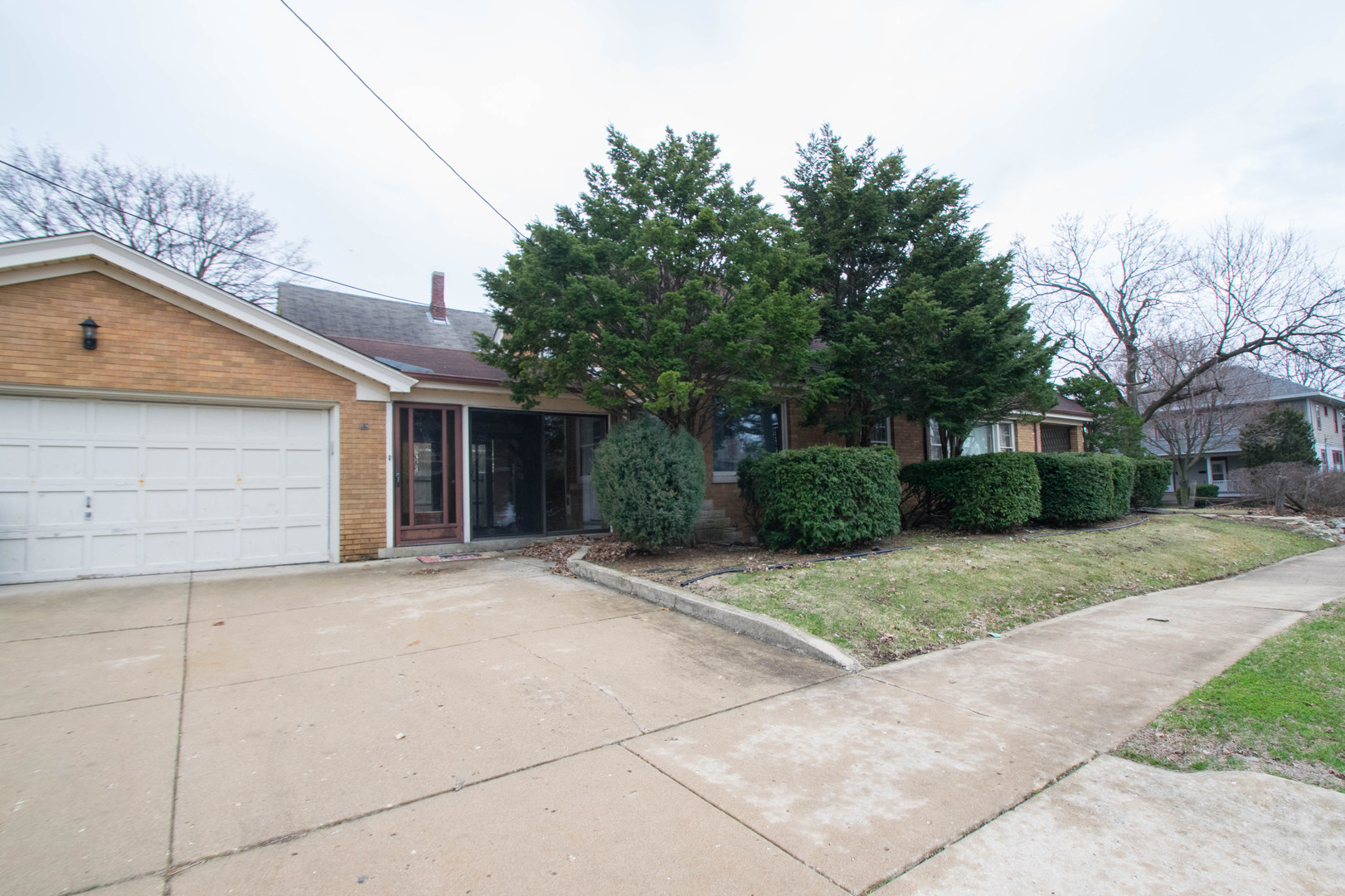 649 North Spring Street Elgin, IL 60120 - Photo 6 of 54