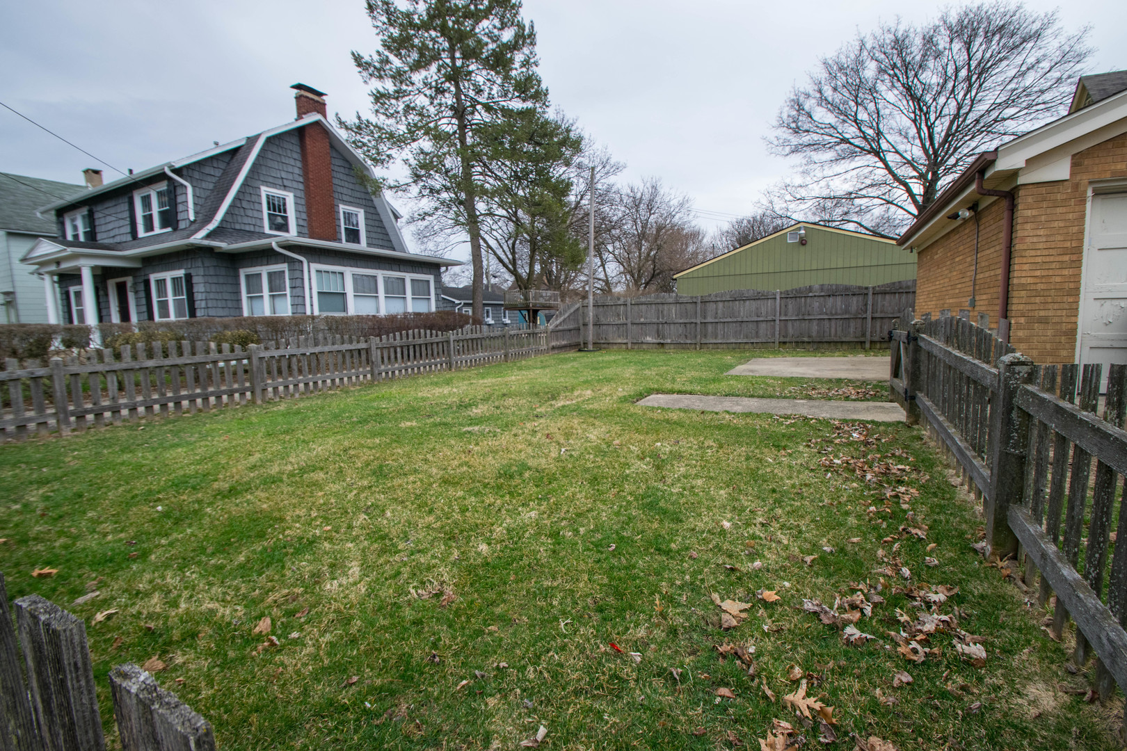 649 North Spring Street Elgin, IL 60120 - Photo 7 of 54