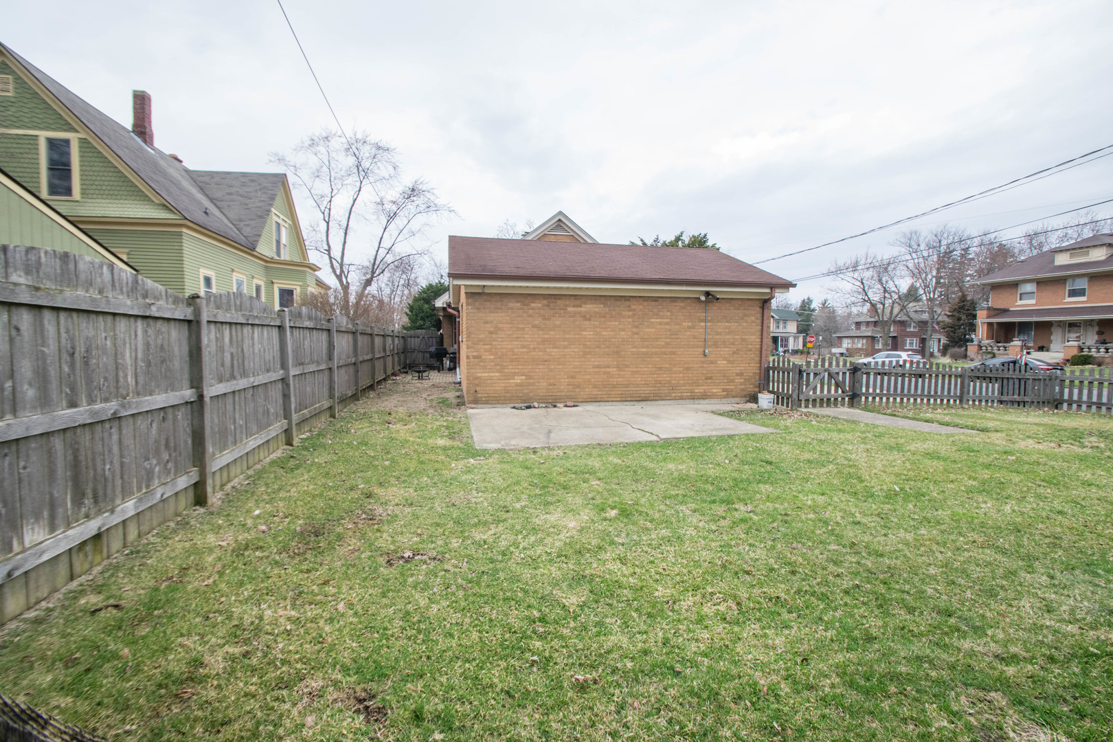 649 North Spring Street Elgin, IL 60120 - Photo 10 of 54