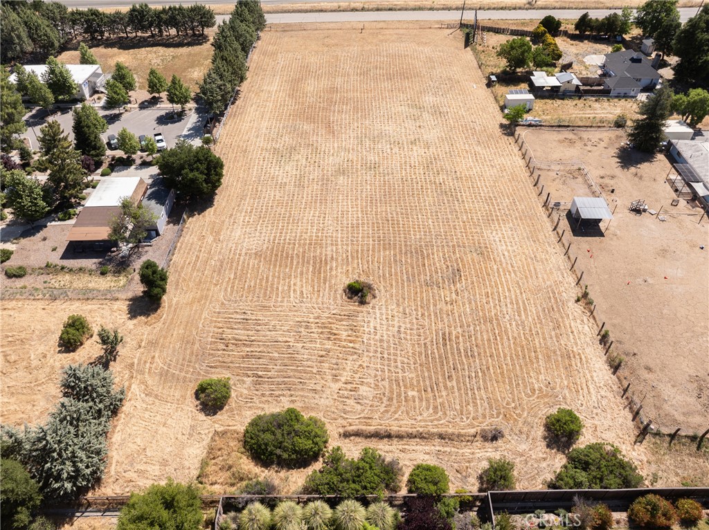 2400 Ramona Road Atascadero, CA 93422 - Photo 14 of 27 a bathroom with a shower