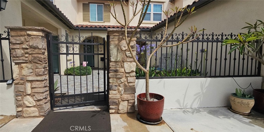 13952 Lily Lane Riverside, CA 92503 - Photo 2 of 42