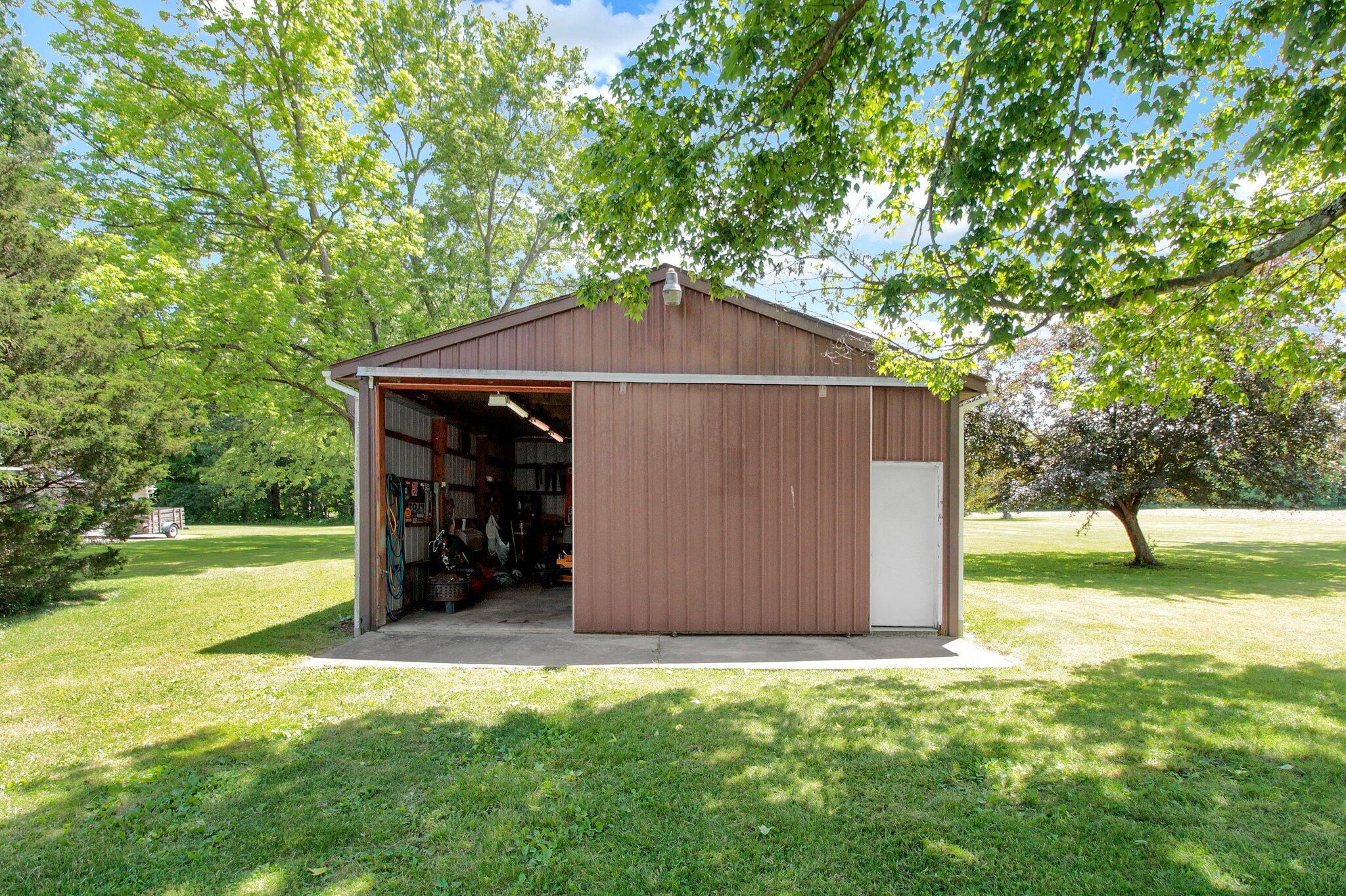 5760 Amanda Northern Road Carroll, OH 43112 - Photo 4 of 23 24' 24' Outbuilding