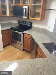 11208 Harbor Court, Unit 11208 Reston, VA 20191 - Photo 4 of 9 Kitchen