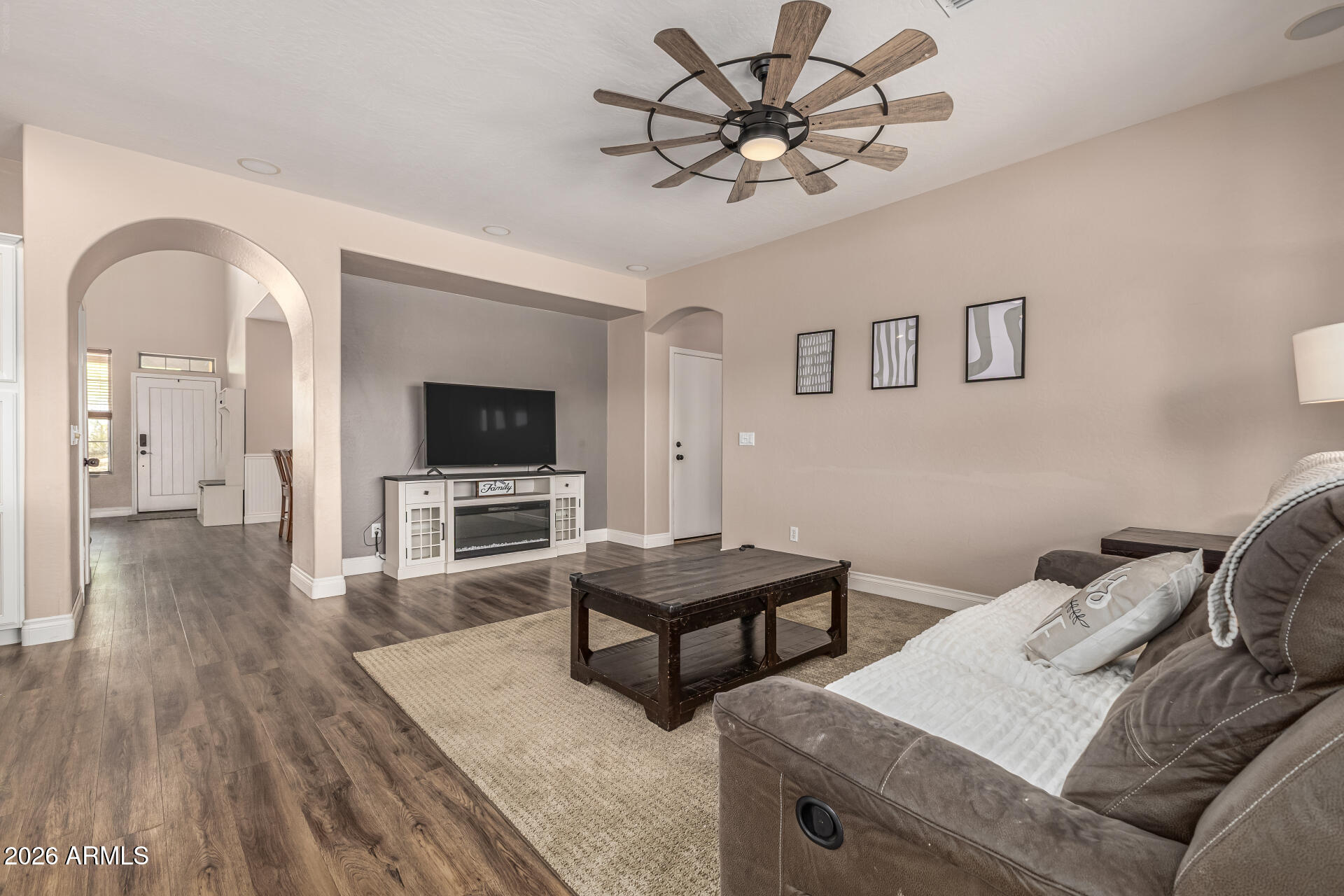 18533 West Paseo Way Goodyear, AZ 85338 - Photo 13 of 49 13 Paseo