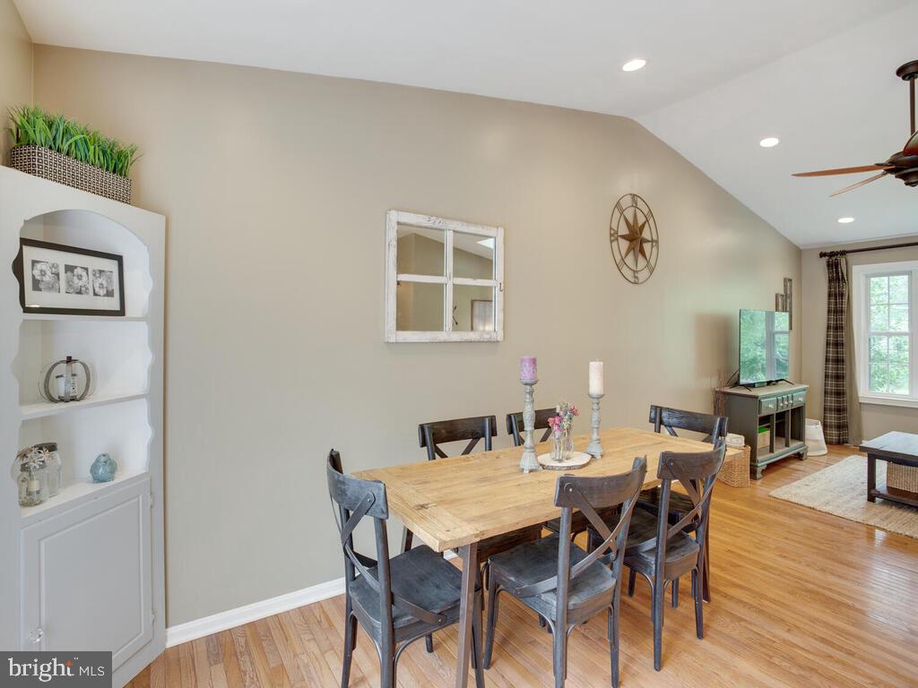 725 Masons Beach Road Deale, MD 20751 - Photo 6 of 30