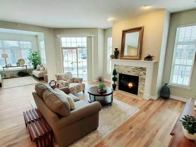 $639,999 | 847 North Verona Circle, Unit 6, Grafton, WI 53024