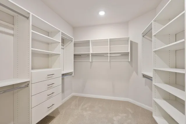 $639,999 | 847 North Verona Circle, Unit 6, Grafton, WI 53024