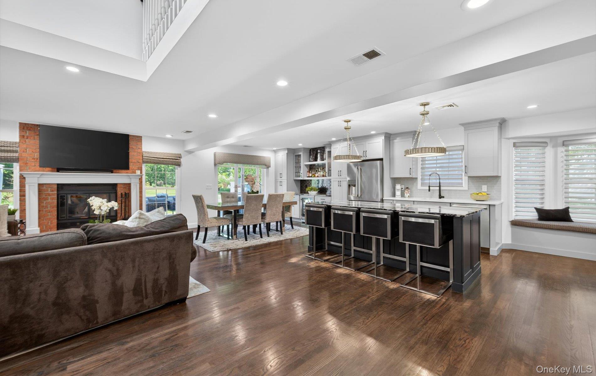 88 Hidden Ridge Drive Syosset, NY 11791 - Photo 6 of 37
