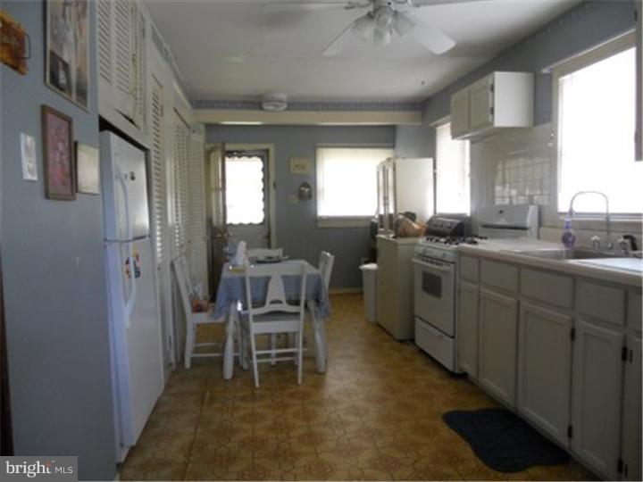 50 Warwick Road Stratford, NJ 08084 - Photo 4 of 10 Kitchen