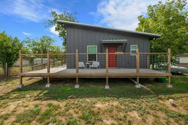 $1,950 | 602 Persimmon Street, Lockhart, TX 78644