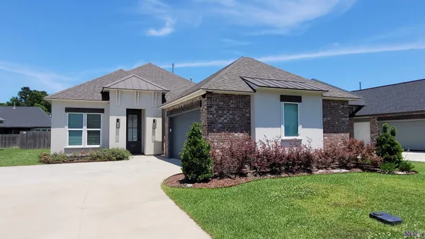 $2,400 | 9587 South Creek Drive, Denham Springs, LA 70726