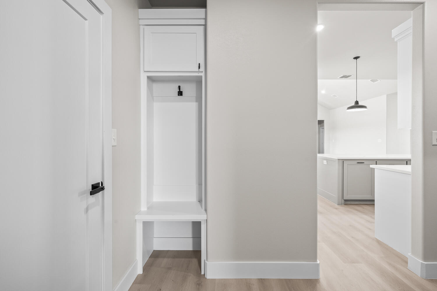 17414 C R 3100 Slaton, TX 79364 - Photo 14 of 46 a view of bathroom with a sink