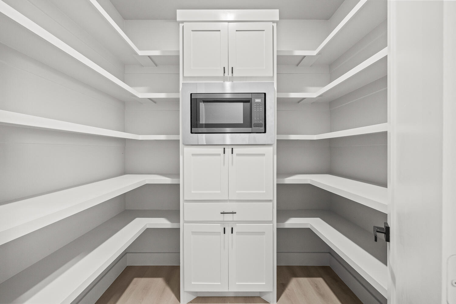 17414 C R 3100 Slaton, TX 79364 - Photo 5 of 46 a view of an empty walk in closet