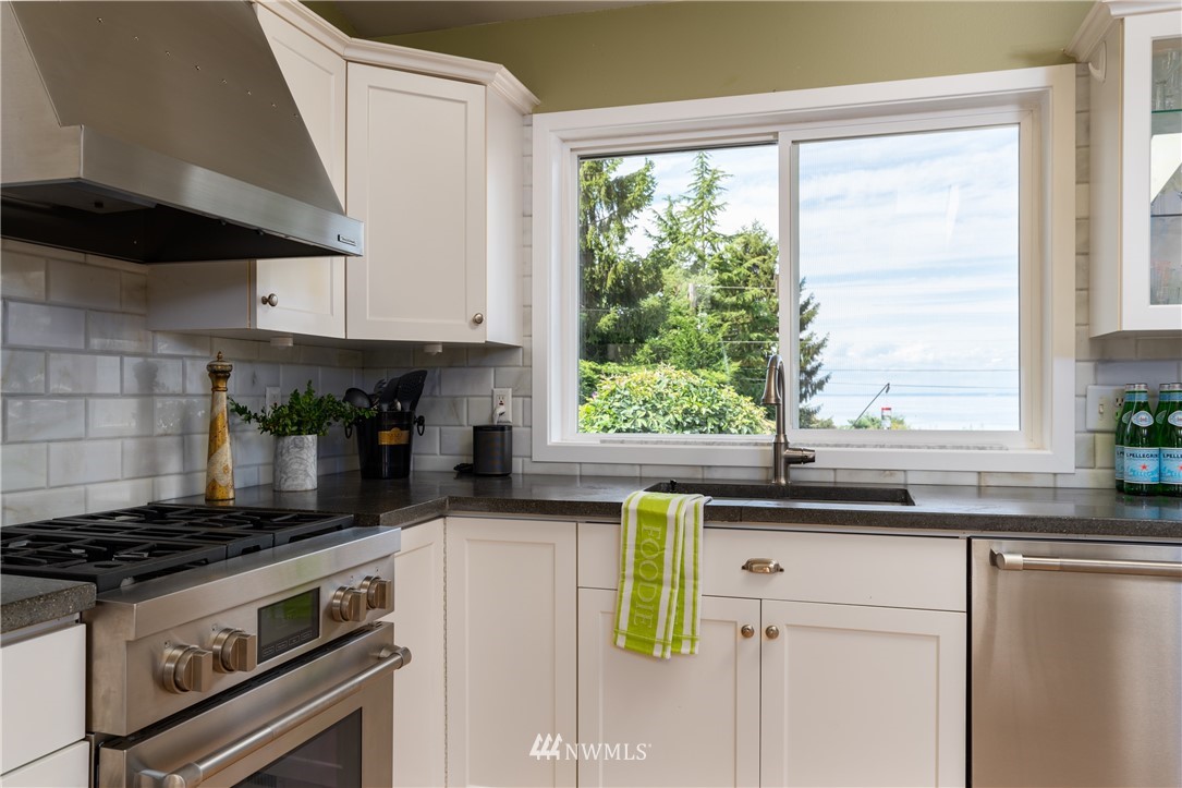 10346 Wallen Road Bow, WA 98232 - Photo 4 of 25 Gallery Image 4