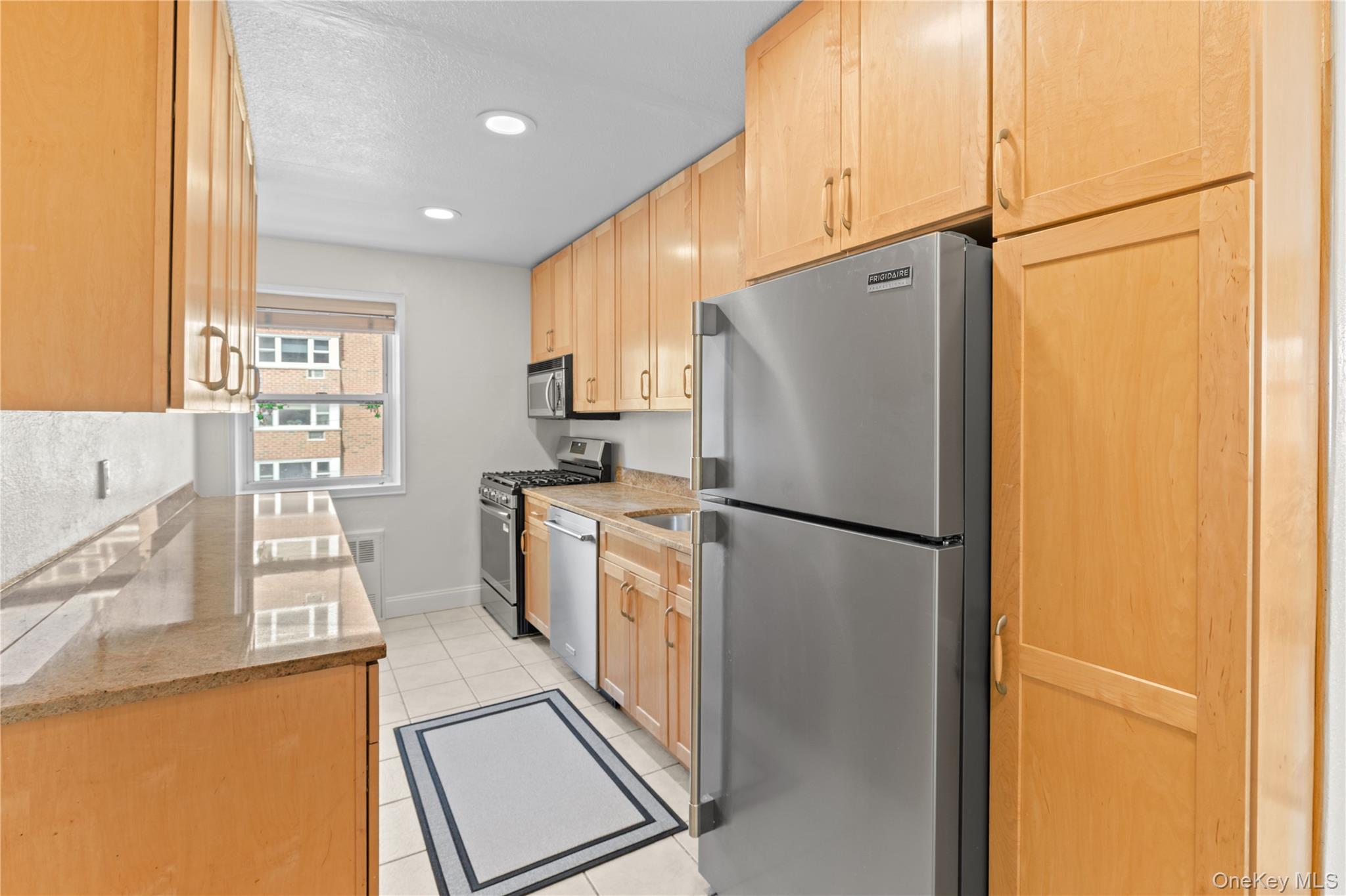 750 Shore Road, Unit 2G Long Beach, NY 11561 - Photo 6 of 46