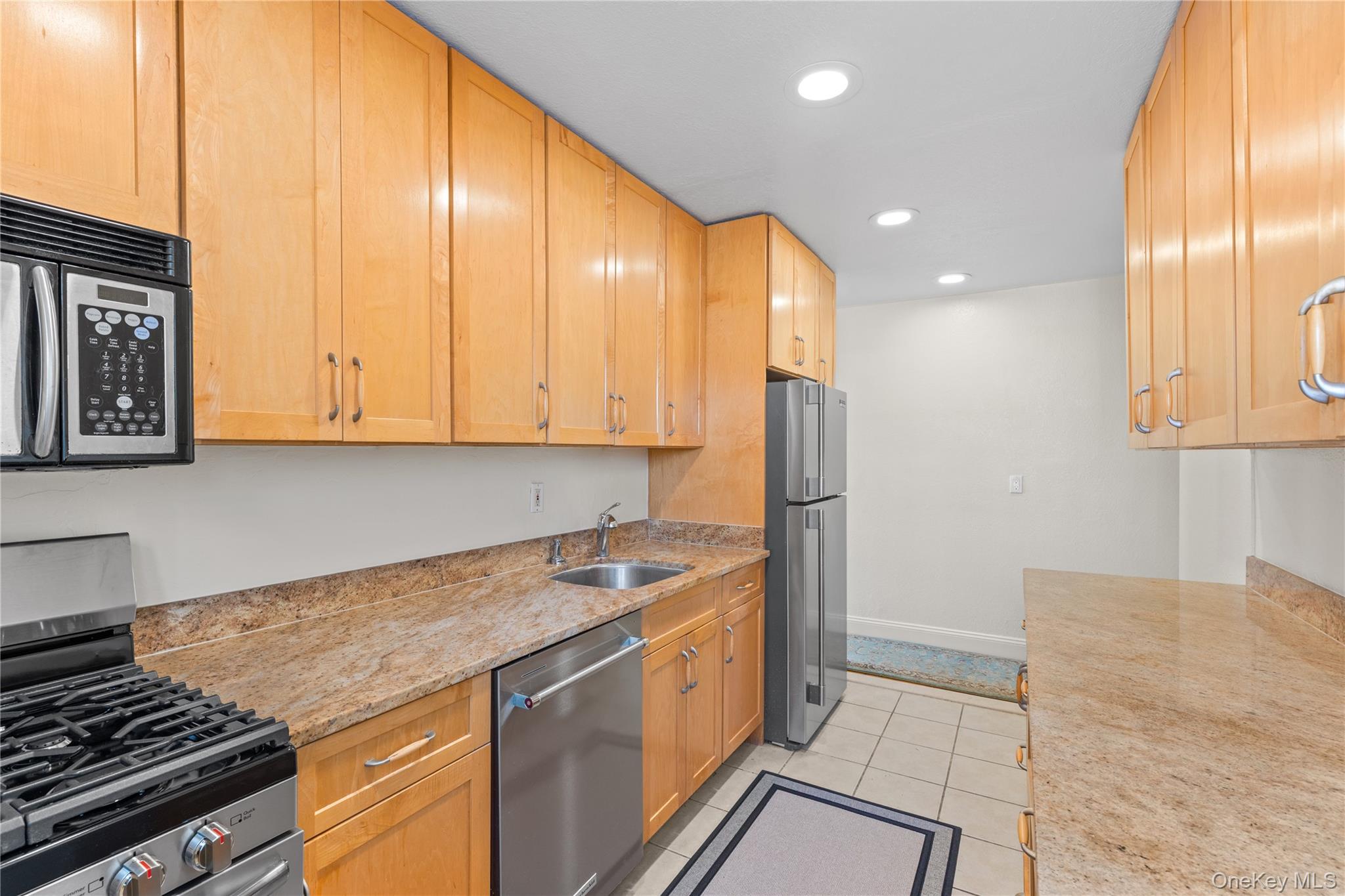 750 Shore Road, Unit 2G Long Beach, NY 11561 - Photo 8 of 46