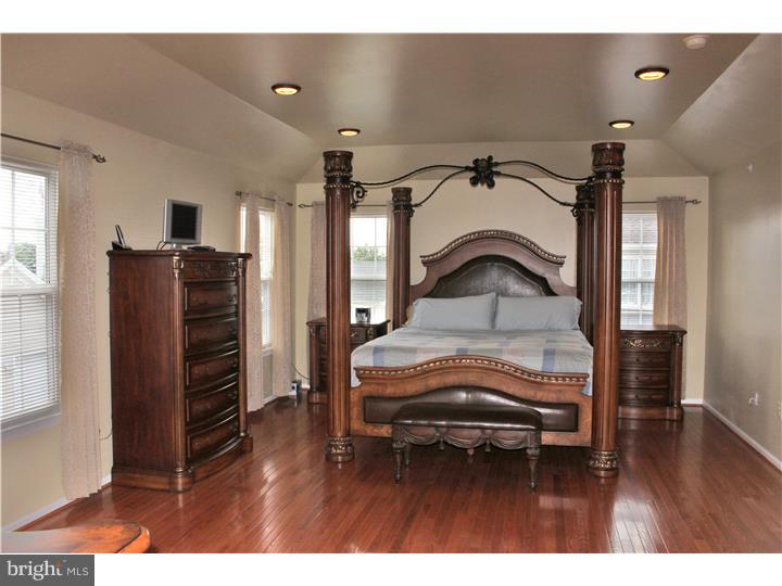 27 Valentine Road Warminster, PA 18974 - Photo 12 of 25 Bedroom 3