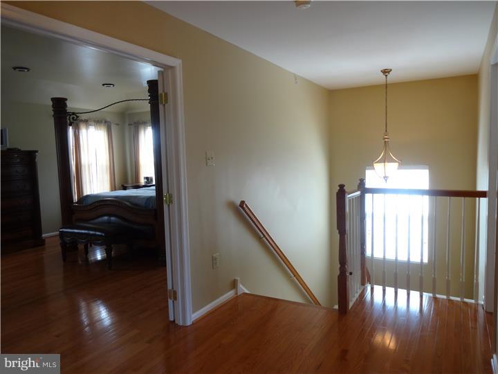 27 Valentine Road Warminster, PA 18974 - Photo 10 of 25 Gallery Image 10