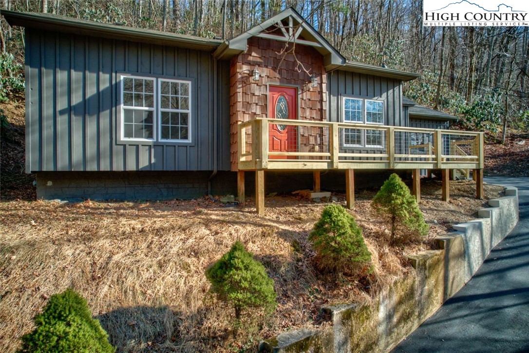 854 Niley Cook Road Blowing Rock, NC 28605 - Photo 2 of 25