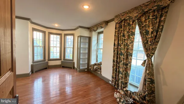 $1,100 | 28 West Main Street, Unit 1B, Elverson, PA 19520